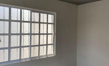 Casa en Venta de 1 Planta en Res. Roble