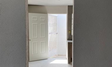 Casa en Venta de 1 Planta en Res. Roble