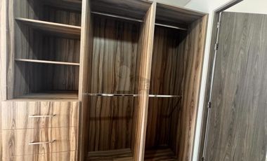 Casa en renta 3 recámaras frente a parque en Calimaya