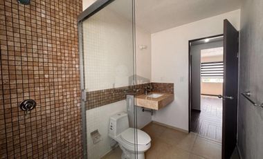 Casa en renta 3 recámaras frente a parque en Calimaya