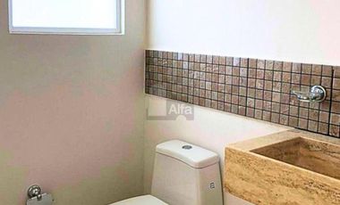 Casa en renta 3 recámaras frente a parque en Calimaya