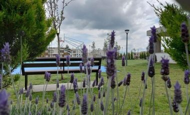 Casa en renta 3 recámaras frente a parque en Calimaya