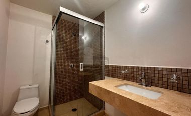 Casa en renta 3 recámaras frente a parque en Calimaya