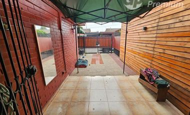 Casa en Venta en Papa Ceferino con Papa San Lino / Se vende Casa 3 Dormitorios 2 Baños con Estacionamiento