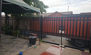 Casa en Venta en Papa Ceferino con Papa San Lino / Se vende Casa 3 Dormitorios 2 Baños con Estacionamiento