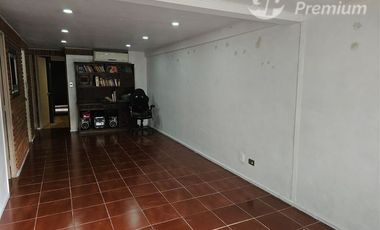 Casa en Venta en Papa Ceferino con Papa San Lino / Se vende Casa 3 Dormitorios 2 Baños con Estacionamiento