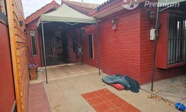 Casa en Venta en Papa Ceferino con Papa San Lino / Se vende Casa 3 Dormitorios 2 Baños con Estacionamiento