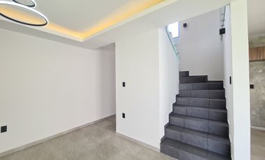 Casa en Venta en Punto Lomas / 4 recámaras