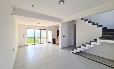 Casa en Venta En Lomas de la Rioja / amplio jardín