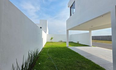 Casa en Venta En Lomas de la Rioja / amplio jardín
