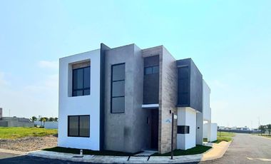 Casa en Venta En Lomas de la Rioja / amplio jardín