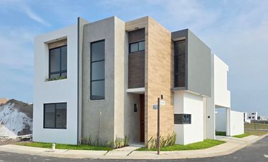 Casa en Venta En Lomas de la Rioja / amplio jardín