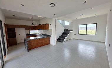 Casa en Venta En Lomas de la Rioja / amplio jardín