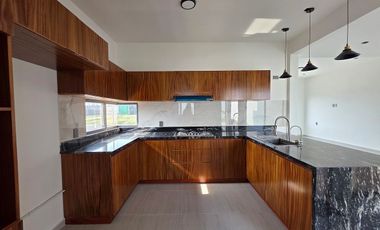 Casa en Venta En Lomas de la Rioja / amplio jardín