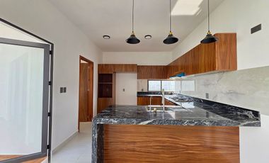 Casa en Venta En Lomas de la Rioja / amplio jardín