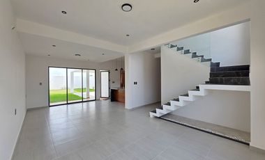 Casa en Venta En Lomas de la Rioja / amplio jardín