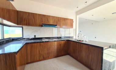 Casa en Venta En Lomas de la Rioja / amplio jardín