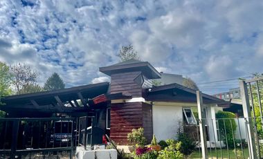 ARRIENDA CASA COMERCIAL / HABITACIONAL, A PASOS DEL MALL