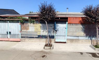 CASA AMPLIA Y LUMINOSA EN EL BOSQUE, EXCELENTE UBICACIÓN