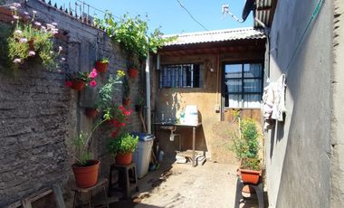 CASA AMPLIA Y LUMINOSA EN EL BOSQUE, EXCELENTE UBICACIÓN