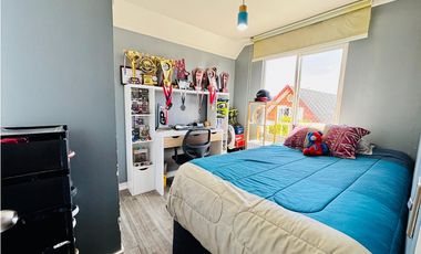 VENDO CASA EN SOL DE TRINARES CURAUMA AMPLIO TERRENO