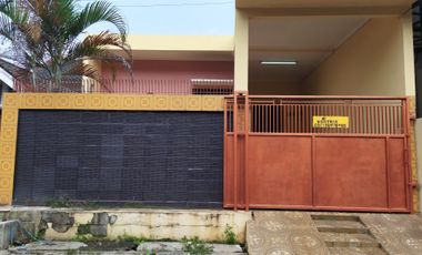 Disewakan/Dikontrakan rumah dengan lokasi sangat strategis