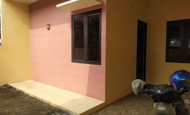 Disewakan/Dikontrakan rumah dengan lokasi sangat strategis