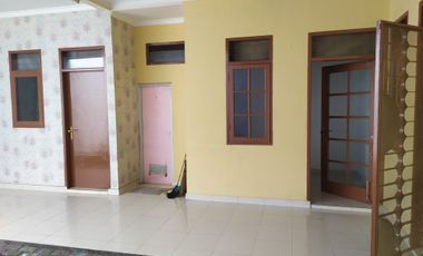 Disewakan/Dikontrakan rumah dengan lokasi sangat strategis