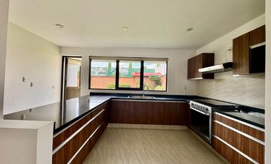 CASA EN RENTA EN SATÉLITE