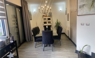 Moderna Casa Bien Equipada en Barrio Tranquilo