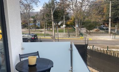 Moderna Casa Bien Equipada en Barrio Tranquilo