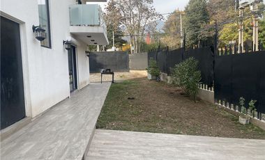 Moderna Casa Bien Equipada en Barrio Tranquilo