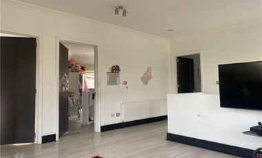 Moderna Casa Bien Equipada en Barrio Tranquilo