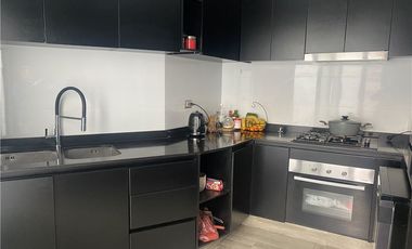 Moderna Casa Bien Equipada en Barrio Tranquilo