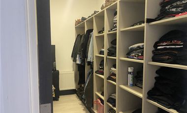 Moderna Casa Bien Equipada en Barrio Tranquilo