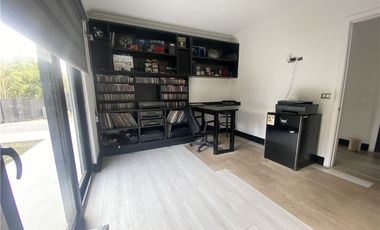 Moderna Casa Bien Equipada en Barrio Tranquilo