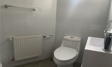 Moderna Casa Bien Equipada en Barrio Tranquilo