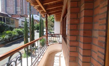 ARRIENDO de CASA RESIDENCIAL en SABANETA