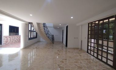 ARRIENDO de CASA RESIDENCIAL en SABANETA