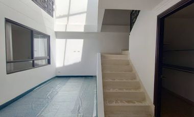 ARRIENDO de CASA RESIDENCIAL en SABANETA