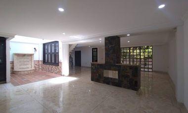 ARRIENDO de CASA RESIDENCIAL en SABANETA