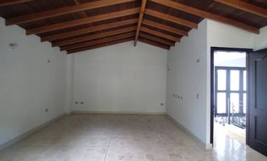 ARRIENDO de CASA RESIDENCIAL en SABANETA