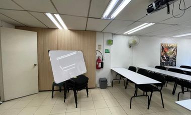 OFICINA EN VENTA UBICADA EN MEDELLÍN SECTOR LAURELES