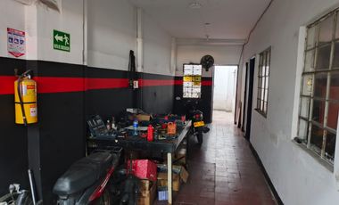 Edificio de 5 Pisos. Inversión con Apartamentos, Local y Oficinas