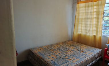 Edificio de 5 Pisos. Inversión con Apartamentos, Local y Oficinas