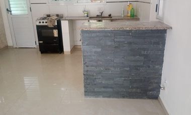 Casa en venta - 2 Dormitorios 1 Baño - City Bell