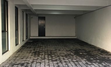 Casa en VENTA con 4 recámaras y  jardín en Privada San Francisco