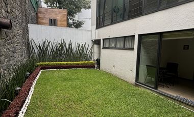 Casa en VENTA con 4 recámaras y  jardín en Privada San Francisco