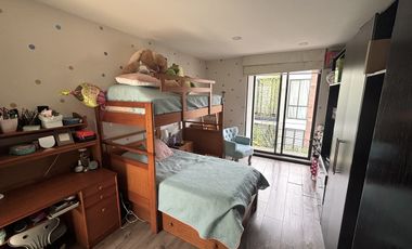 Casa en VENTA con 4 recámaras y  jardín en Privada San Francisco