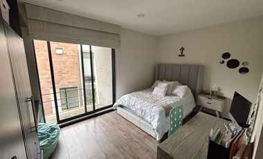 Casa en VENTA con 4 recámaras y  jardín en Privada San Francisco